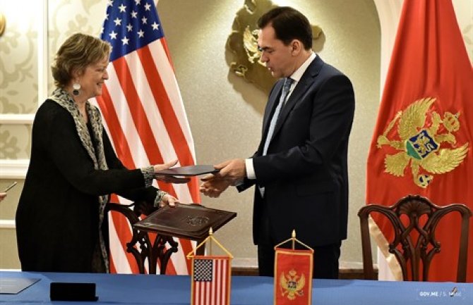 Volonteri iz SAD će podučavati engleski jezik u osnovnim i srednjim školama