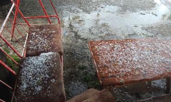 Grad zasuo Sutomore i Bar, uništena vinova loza, zasadi voća i povrća