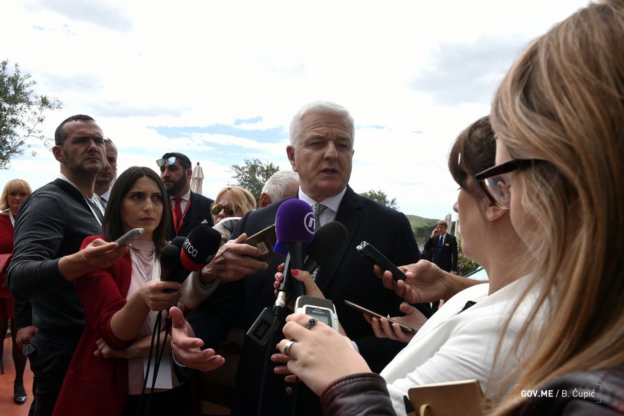 47006394284c9feea7d8ao