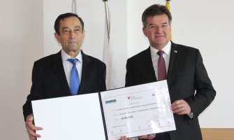 Lajčak donirao 10.000 eura Gimnaziji u Pljevljima: Da imate zadovoljne i uspješne učenike