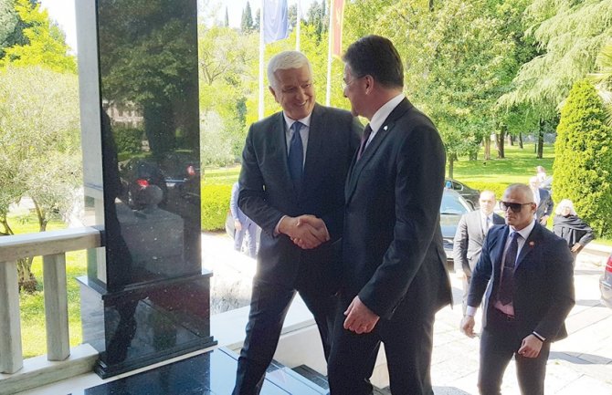 Lajčak:  Vlada premijera Duška Markovića ima puni legitimitet