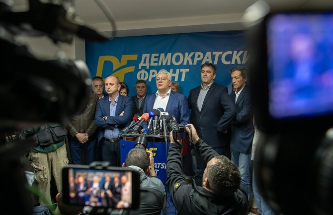 Mandić i Knežević ne pristaju da idu u zatvor