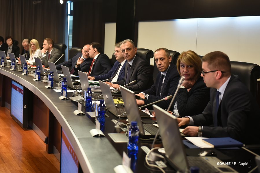 470213890845d376be95bo