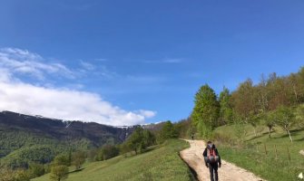 Bjelopoljci krenuli na hodočašće pod Ostrog, 155 km pješke u slavu čudotvorca (FOTO)