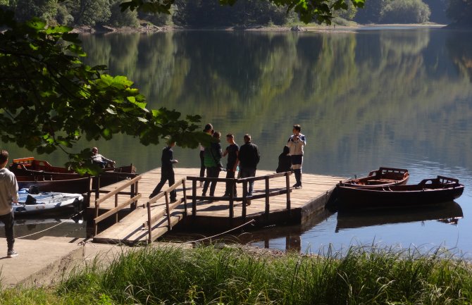 24. maja promotivna vožnja novim turističkim vozom, pješačenje oko Biogradskog jezera, degustacija autohtonih proizvoda