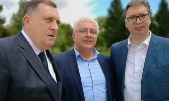 Vučić po Mandića poslao avion, 