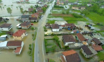 BiH: Poplavljene kuće, otkazana nastava, blokirani putevi