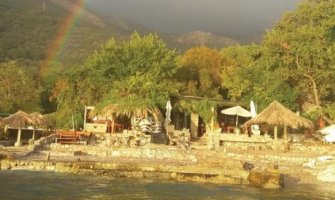  Zakazano rušenje plažnog bara na Kamenovu: Vlasnik prijetio da će se zapaliti benzinom