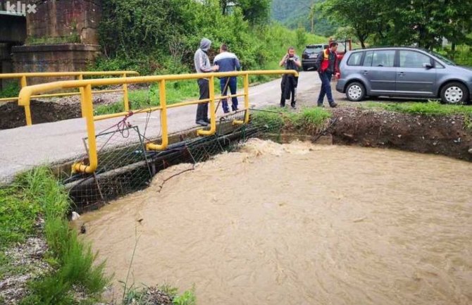 Žepča:Treći dan potrage za dječakom koji je upao u nabujali potok