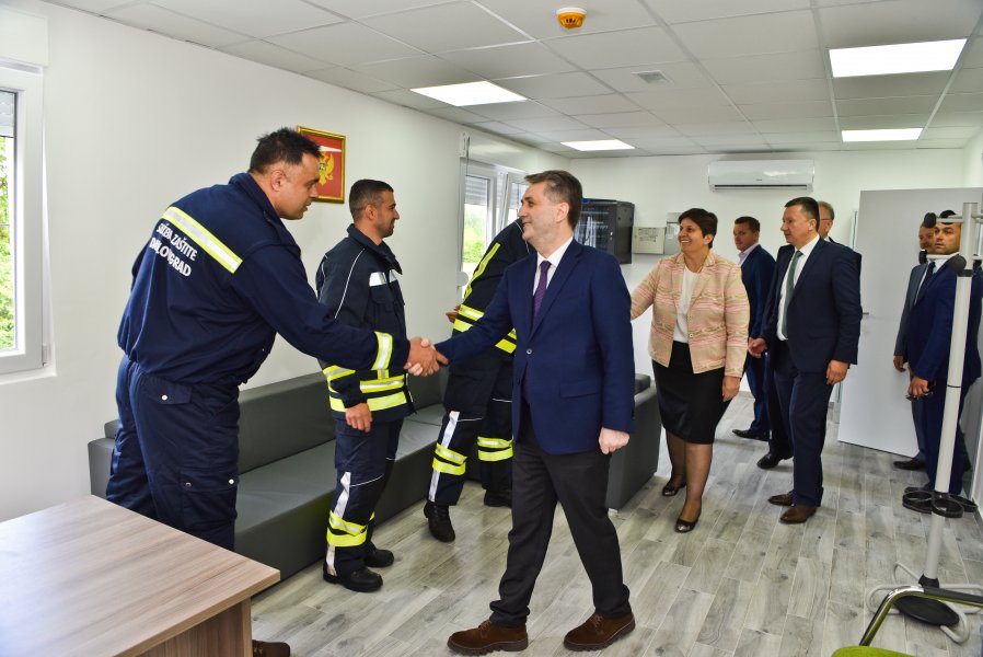 47072927564910943c0aco