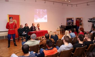 Volkov: U narednih 10 i 20 dana oglasi za 80 vojnika po ugovoru i 100 za dobrovoljno služenje vojnog roka