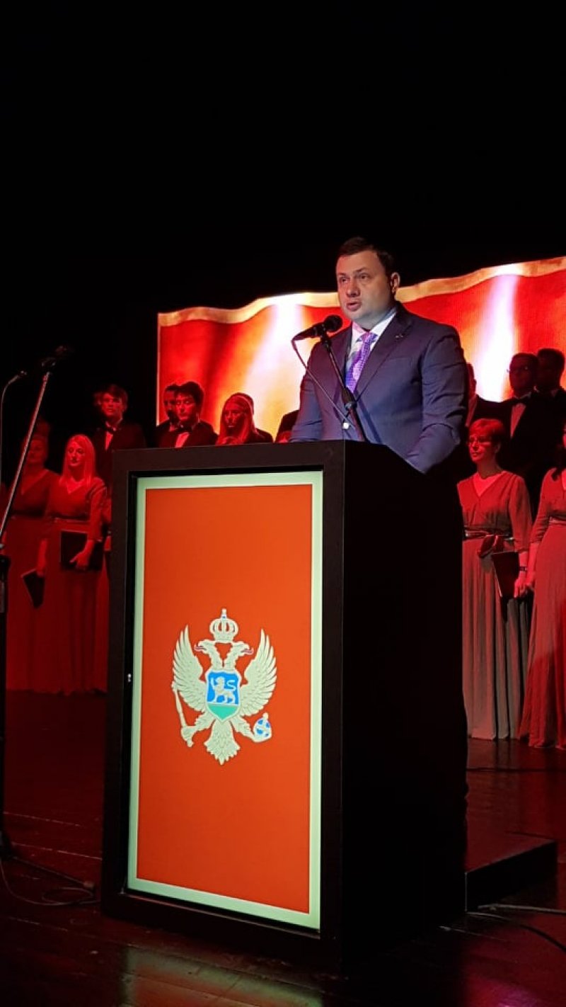 609152933271595979547024539280798326456320n