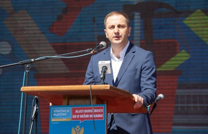 Šehović: Naredne školske godine opremićemo srednje stručne škole