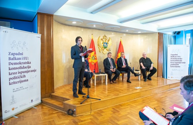 Kada bi EU sve države regiona primila u svoje članstvo, mnogi problemi bi bili riješeni