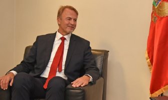 Svi da se vrate u Skupštinu, riješiti aferu Koverat