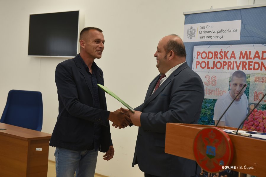 4798457580759c6b44828o