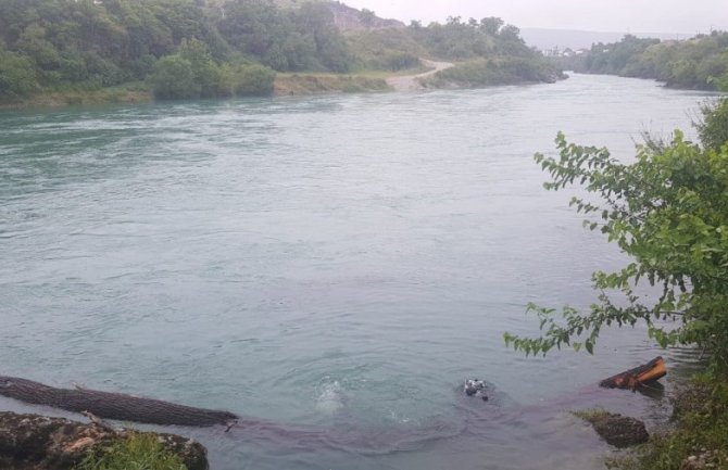 Zbog slabe vidljivosti bezuspješna potraga za mladićem koji je nestao u Morači