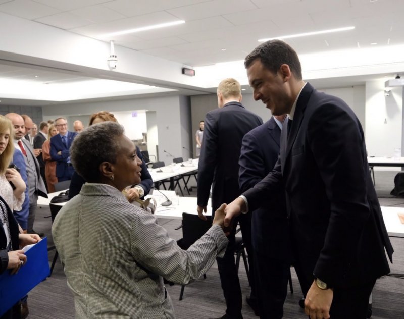 SagradonacelnicomCikagaLoriLajtfut1030x814