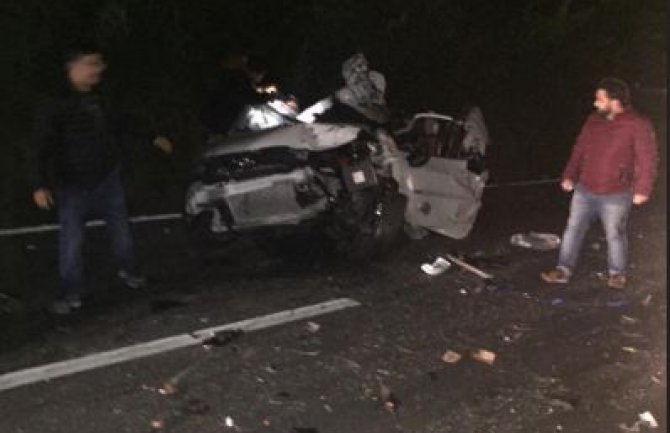 Teška nesreća u Brazilu: Autobus se prevrnuo na automobile na putu, najmanje 17 poginulih (VIDEO)