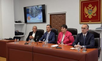 Bošković: Mladi ljudi ne mogu odabrati časniji poziv od vojničkog