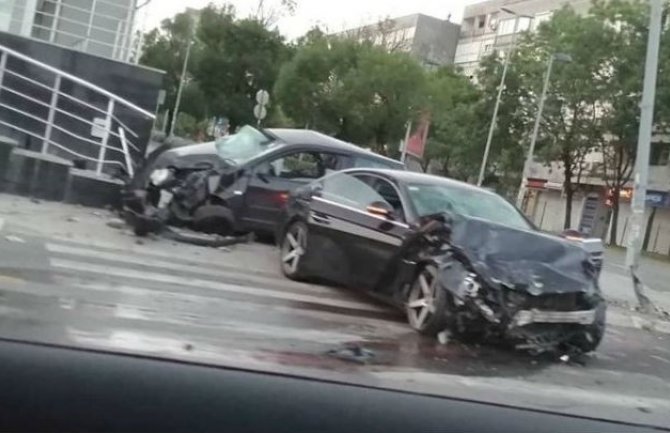 Djevojka životno ugrožena, vozač uhapšen