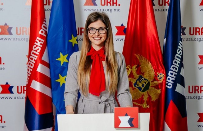 URA osudila monstruozno prebijanje djevojke od strane policijskog službenika