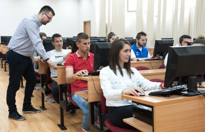 Veljović: Studenti Elektrotehničkog fakulteta imaju praksu u najznačajnijim crnogorskim kompanijama