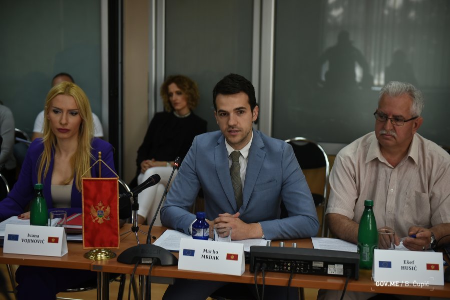 480538757921654157d63o