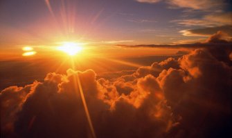 Sunčano i toplo, poslijepodne ponegdje kiša