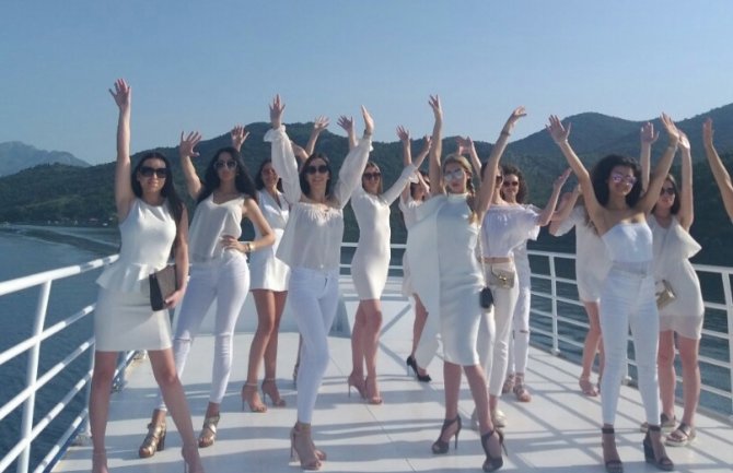 Finalistkinje Izbora za Mis Crne Gore posjetile NP Skadarsko jezero