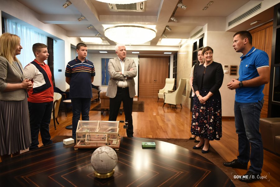 48091481676175afa9725o