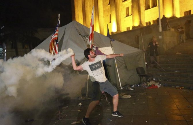  Gruzija: Na protestima povrijeđeno 69 osoba (VIDEO)