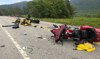 Lančani sudar više motora i kombija, najmanje sedam osoba poginulo FOTO