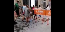 Pogledajte snimak: Džeparoši svakodnevno pljačkaju turiste u Sarajevu (VIDEO)