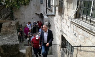 Smijenjena Dragica Perović