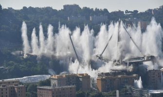 Srušen most u Đenovi na kojem je prošle godine poginulo više od 40 ljudi (VIDEO)