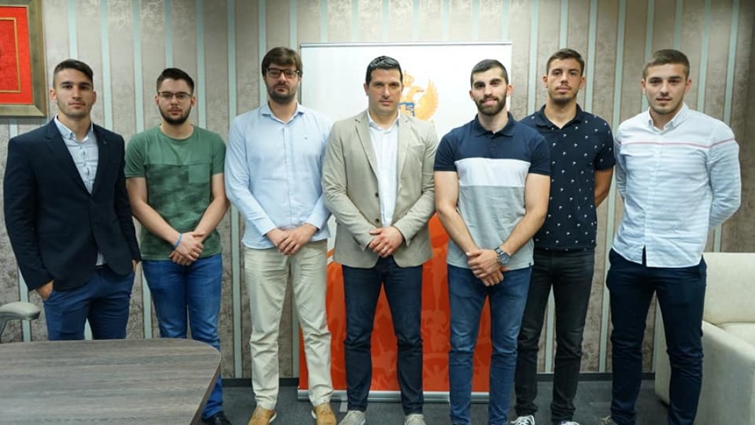 650063775772234761354832850071354810564608n