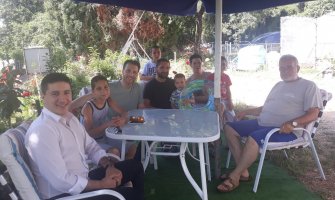 Prava CG obezbijedila ljetovanje za tri porodice sa Kosova i Metohije