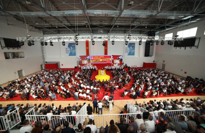 Demokrate: Spremite se da odgovarate