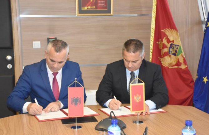 Veljović i Veliu: Policije regiona na CG primorju tokom sezone