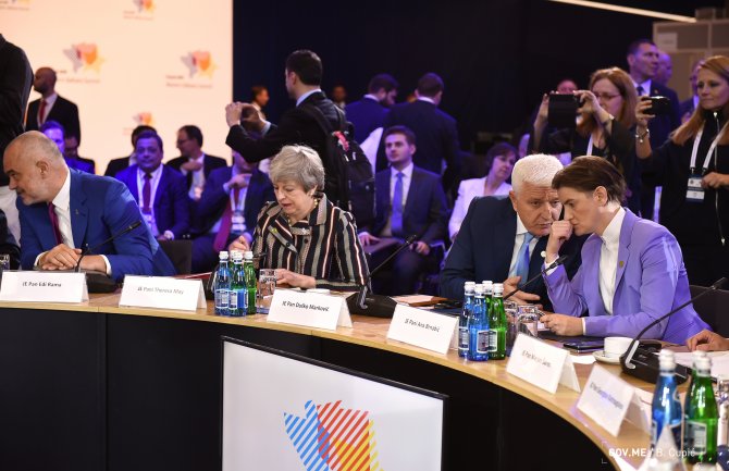 Marković i Brnabić o Zakonu o slobodi vjeroispovijesti: Da ne dajemo povoda da se podižu tenzije