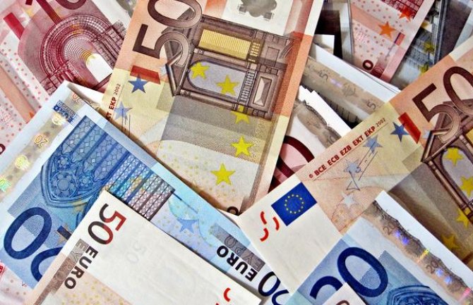 Političke partije prihodovale prošle godine 9,2 miliona eura