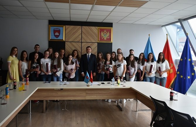 Smolović ugostio đake generacije:  Nadam se da će mnogi od vas svoju sudbinu vezati za Bijelo Polje 