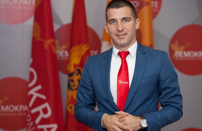 Bečić: Crnoj Gori potrebno opoziciono provjetravanje