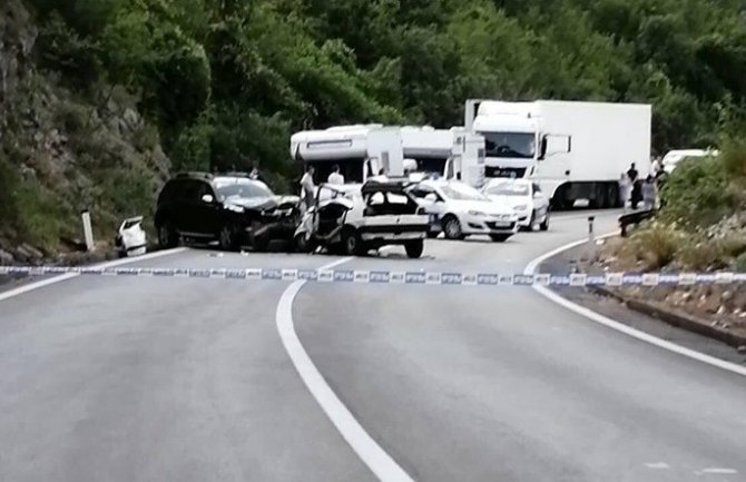 Dvije osobe povrijeđene u saobraćajnoj nesreći na putu PG-NK