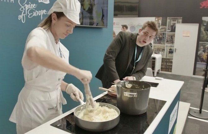 U Londonu pripreman crnogorski kačamak