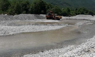 Nove prijave za pokušaj nelegalne eksploatacije šljunka i pijeska iz Morače i Grnčara