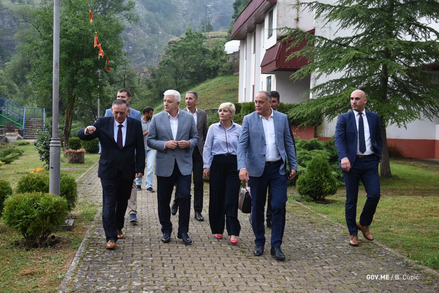 483477204328f901e280ao