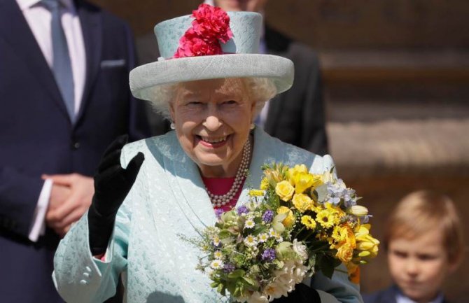 I kraljica Elizabeta II čestitala Dan državnosti Đukanoviću