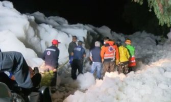 Meksikanac upao u planinu od sapunice visoku šest metara i udavio se (VIDEO)